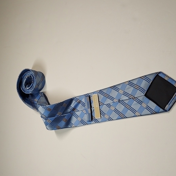 Michael Kors Tie - Picture 5 of 7